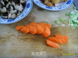 香菇烧豆腐的做法步骤：3