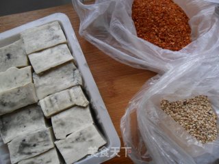 香辣臭豆腐的做法步骤：1