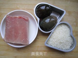 皮蛋瘦肉粥的做法步骤：1