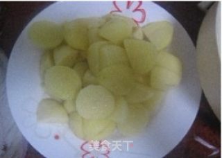 红烧土豆鸡块的做法步骤：2