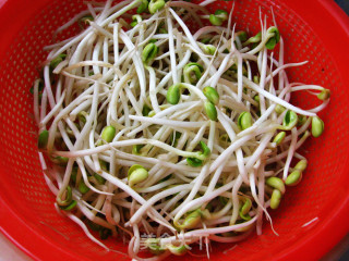 【减肥小凉菜系列】拌豆芽儿的做法步骤：1