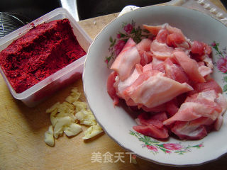 【福州家常菜】红糟肉的做法步骤：1