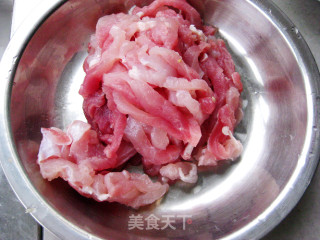 尖椒肉丝的做法步骤：2