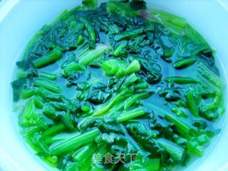 凉拌多味菠菜花生米的做法步骤：4