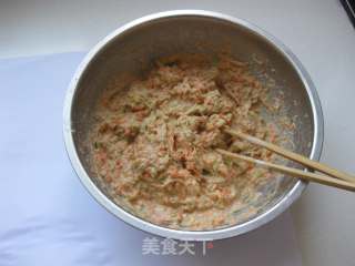 煎丸子的做法步骤：1