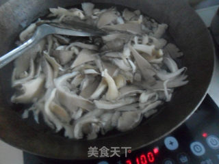平菇炒肉片的做法步骤：4