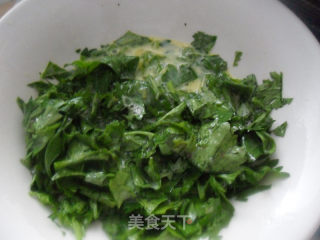 芹菜叶炒鸡蛋的做法步骤：3