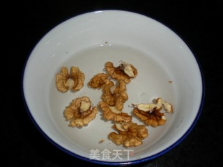 核桃花生豆浆的做法步骤：2