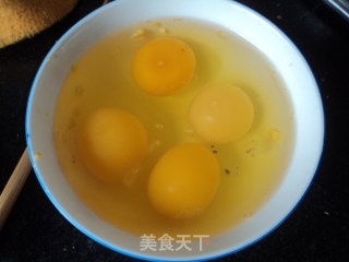 白菜鸡蛋饺的做法步骤：2