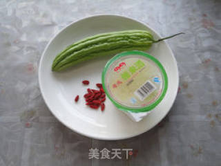 奇味苦瓜的做法步骤：1