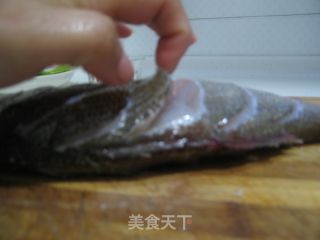 独家秘制非一般美味的飘香鲈鱼（肉滑嫩嫩味香飘飘） 我的秘系列三的做法步骤：4