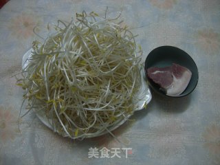 豆芽炒肉的做法步骤：1