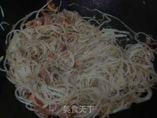 豆芽炒肉的做法步骤：4