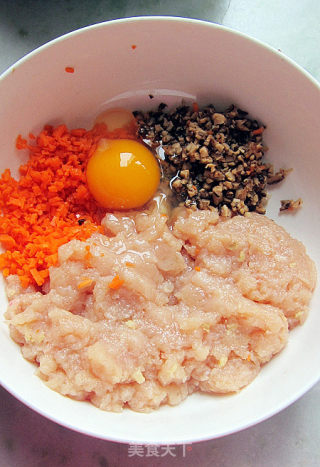 {蔬菜香菇鸡肉丸}的做法步骤：1