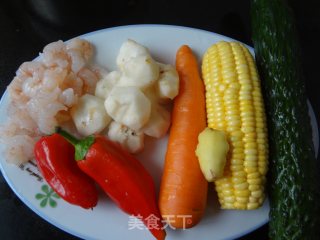 五彩虾仁的做法步骤：1