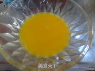 消食化滞宽肠通便——胡萝卜蛋花玉米渣的做法步骤：3