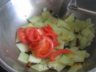 酸爽开胃——西红柿炒冬瓜的做法步骤：5