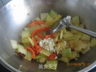 酸爽开胃——西红柿炒冬瓜的做法步骤：7
