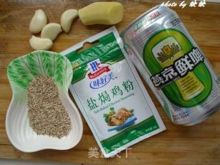 啤香盐焗烤全鸡的做法步骤：1