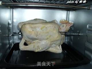 啤香盐焗烤全鸡的做法步骤：9
