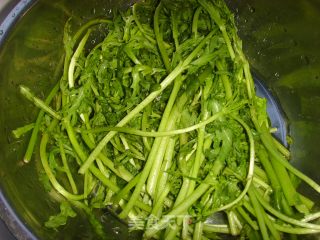 蒜蓉茼蒿的做法步骤：1