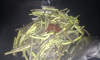 厥菜炒大蒜的做法步骤：5