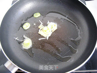 蒜蓉辣酱烧排骨的做法步骤：3
