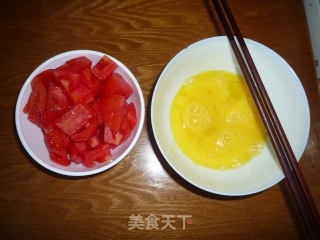 西红柿炒鸡蛋的做法步骤：1