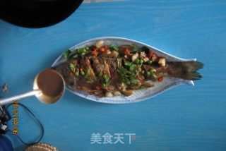 红烧鲈鱼的做法步骤：15
