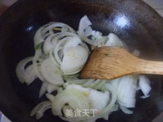 圆葱炒鱿鱼的做法步骤：4