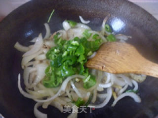 圆葱炒鱿鱼的做法步骤：5