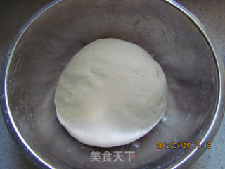 虾仁鸡蛋韭菜合子的做法步骤：2