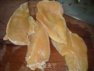 鱼香鸡丝的做法步骤：1