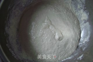 鸡蛋韭菜粉丝包的做法步骤：2