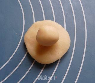 豆沙蛋黄酥的做法步骤：7