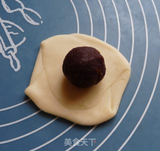 豆沙蛋黄酥的做法步骤：12