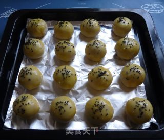 豆沙蛋黄酥的做法步骤：14