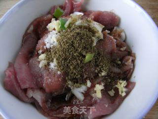 硬炸五香肉的做法步骤：3