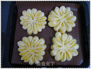 花形椰蓉面包的做法步骤：8