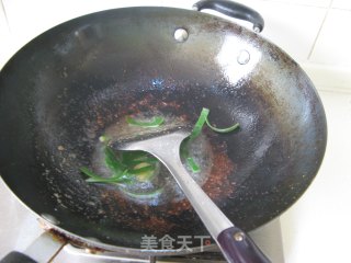 芹菜炒猪肝的做法步骤：8