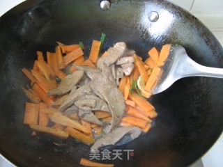 芹菜炒猪肝的做法步骤：10