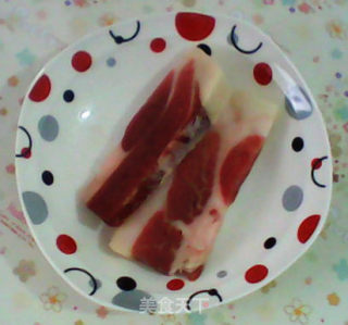 美味小炒——西兰花炒火腿肉的做法步骤：1