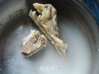超级下饭菜  腊肉炒蒜薹的做法步骤：3