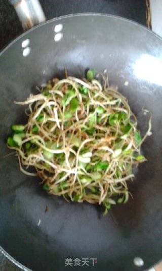 芽菜血肠的做法步骤：3