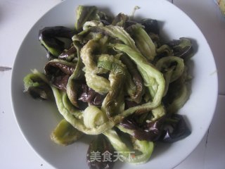 手撕鱼香茄子的做法步骤：4