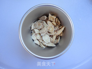 黄芪黄豆煲猪爪的做法步骤：6