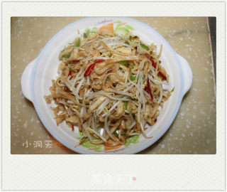 豆芽炒饼丝的做法步骤：8