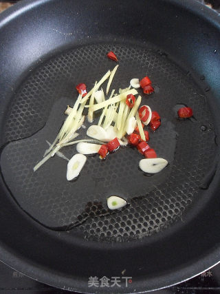 【春季下酒菜佳品】香辣爆螺狮的做法步骤：6