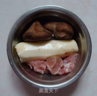 宝宝餐—山药香菇瘦肉饭的做法步骤：2