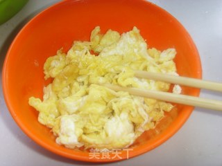 西红柿鸡蛋炒蒜苗的做法步骤：5